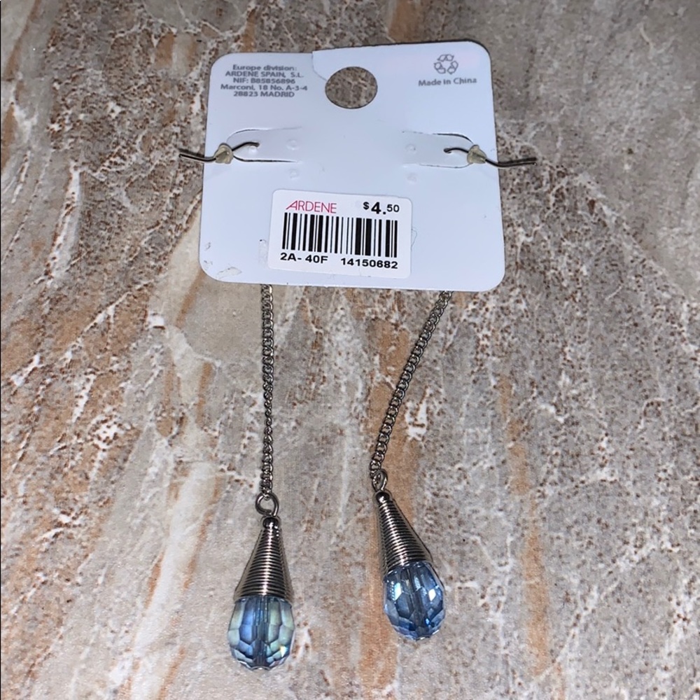 Bundle of 7 Earrings and a Bracelet - Picture 12 of 16